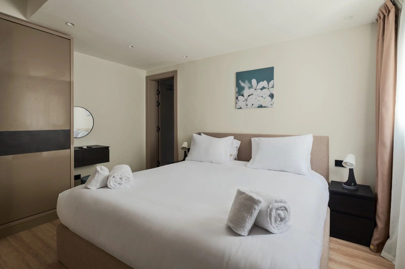1BR Apartment with Balcony & Kitchenette – Zamalek — Bedroom 1 in Zamalek, next to the Lebanese Embassy, Egypt — photo 2