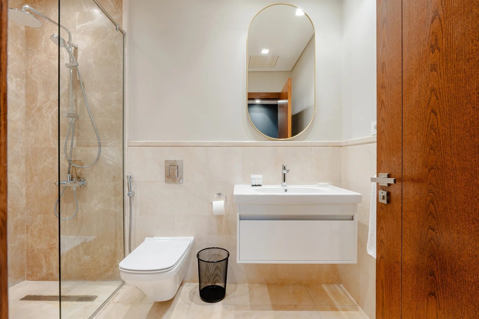 2BR Apartment with Balcony – Aeon Towers, Sheikh Zayed — Full bathroom 1 in Aeon Towers, Sheikh Zayed City, Egypt