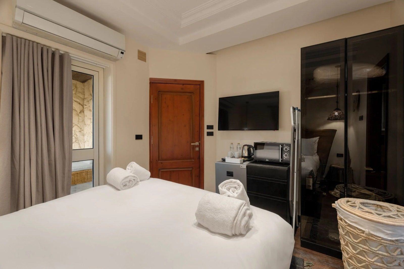 Modern Deluxe Studio with Balcony – Zamalek — Bedroom 1 in Zamalek, Cairo, Egypt — photo 3