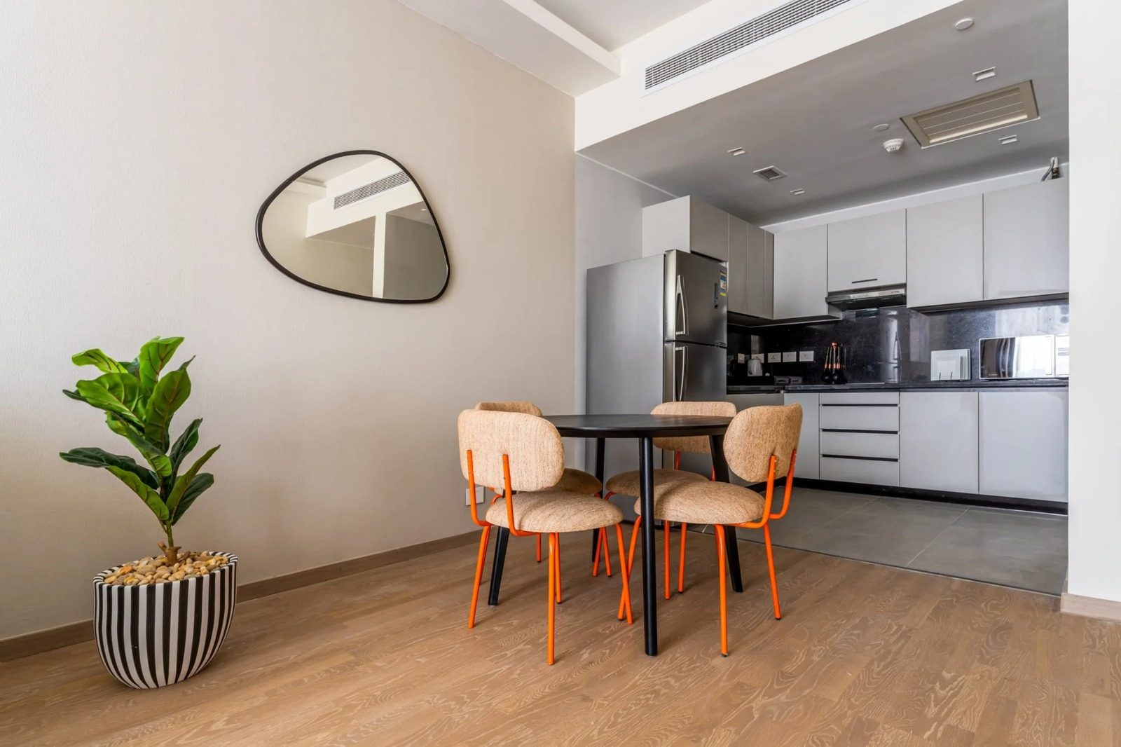 Classic 2BR Apartment with Kitchen – Aeon Towers, Sheikh Zayed — Full Kitchen in Aeon Towers, Sheikh Zayed City, Egypt