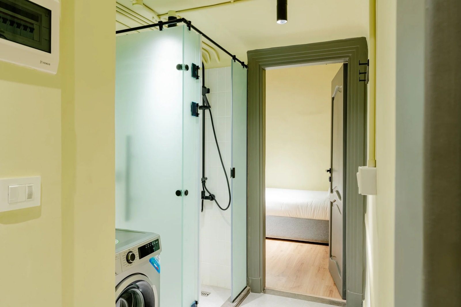 Modern 2BR Apartment – City View – Alexandria — Full bathroom 2 in Nabi Daniel St, central Alexandria — near Raml Station and the Corniche, Egypt — photo 3
