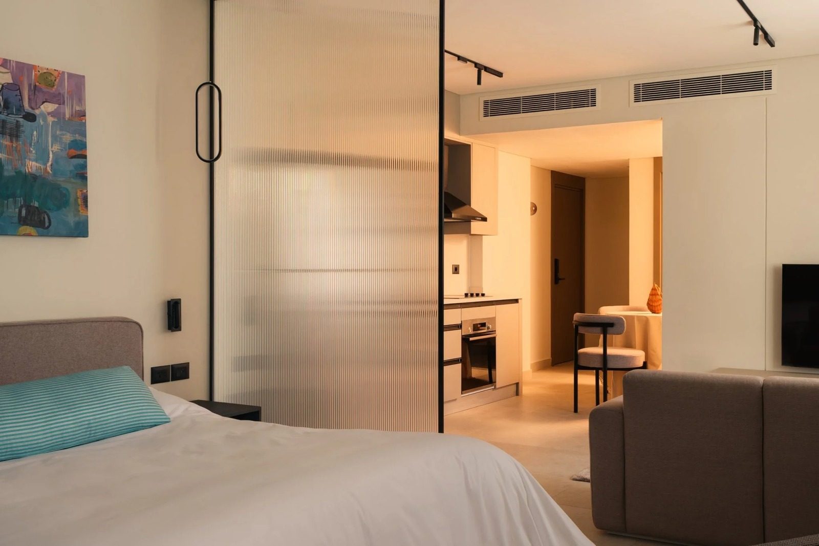 Modern Studio – City View – Zamalek — Bedroom 1 in Zamalek diplomatic area, near the Cairo Marriott Hotel, Egypt — photo 2
