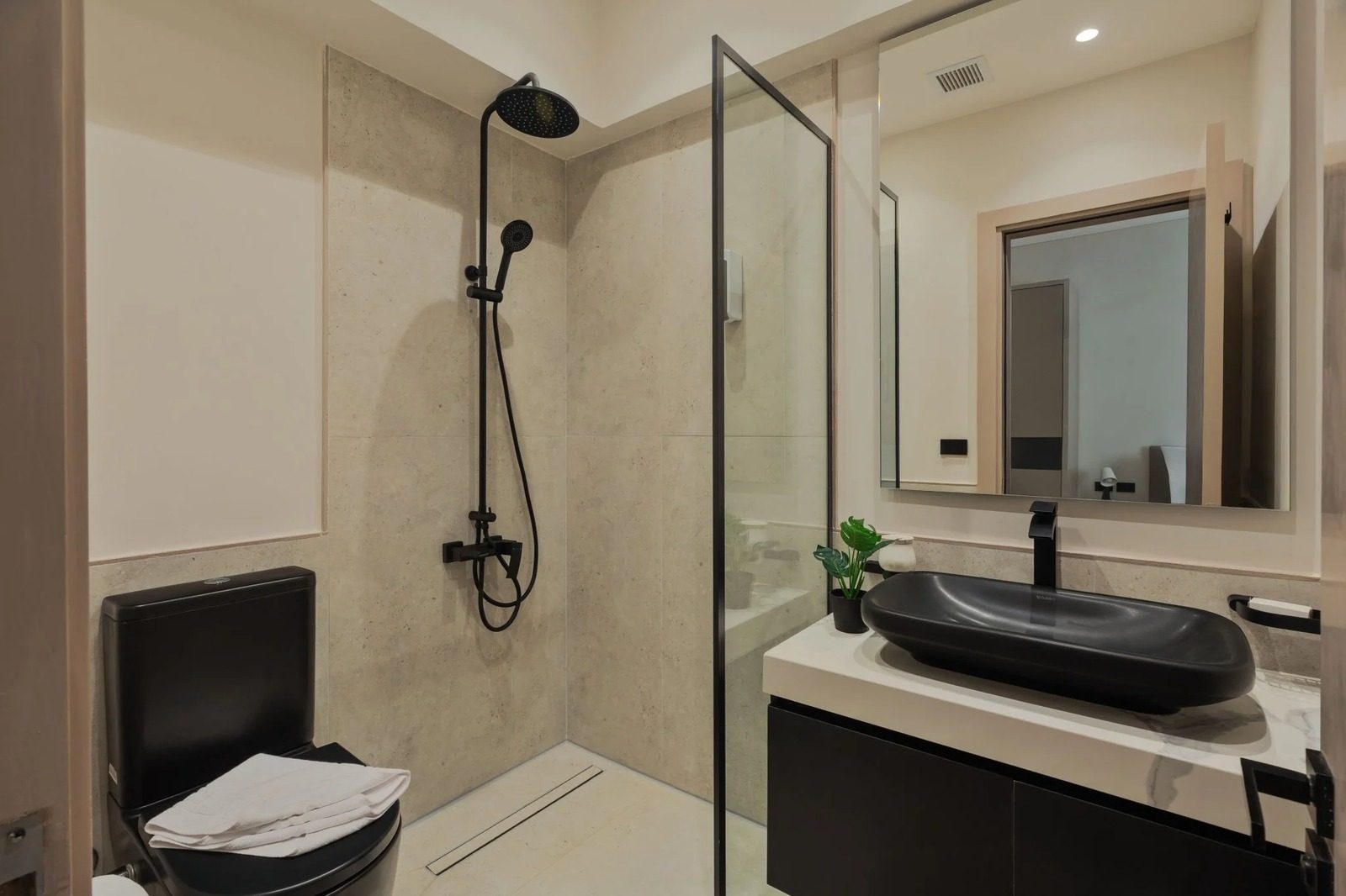 Compact King Studio with Kitchenette – Zamalek — Full bathroom 1 in Zamalek, next to the Lebanese Embassy, Egypt