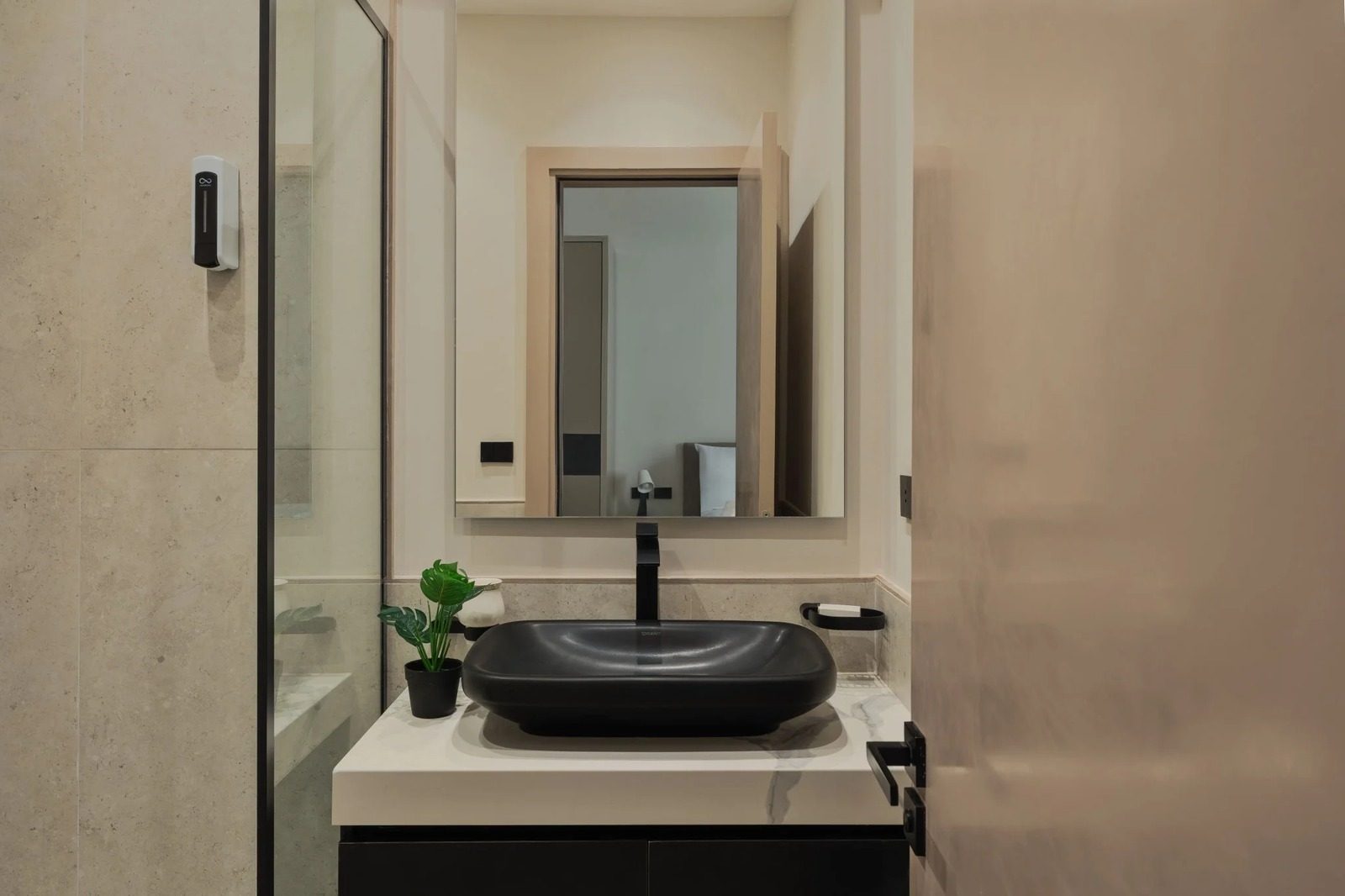 Compact King Studio with Kitchenette – Zamalek — Full bathroom 1 in Zamalek, next to the Lebanese Embassy, Egypt — photo 2