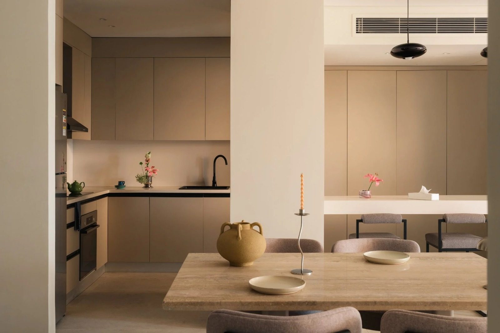 Elegant 2BR Apartment – City View – Zamalek — Dining Area in Zamalek diplomatic area, near the Cairo Marriott Hotel, Egypt