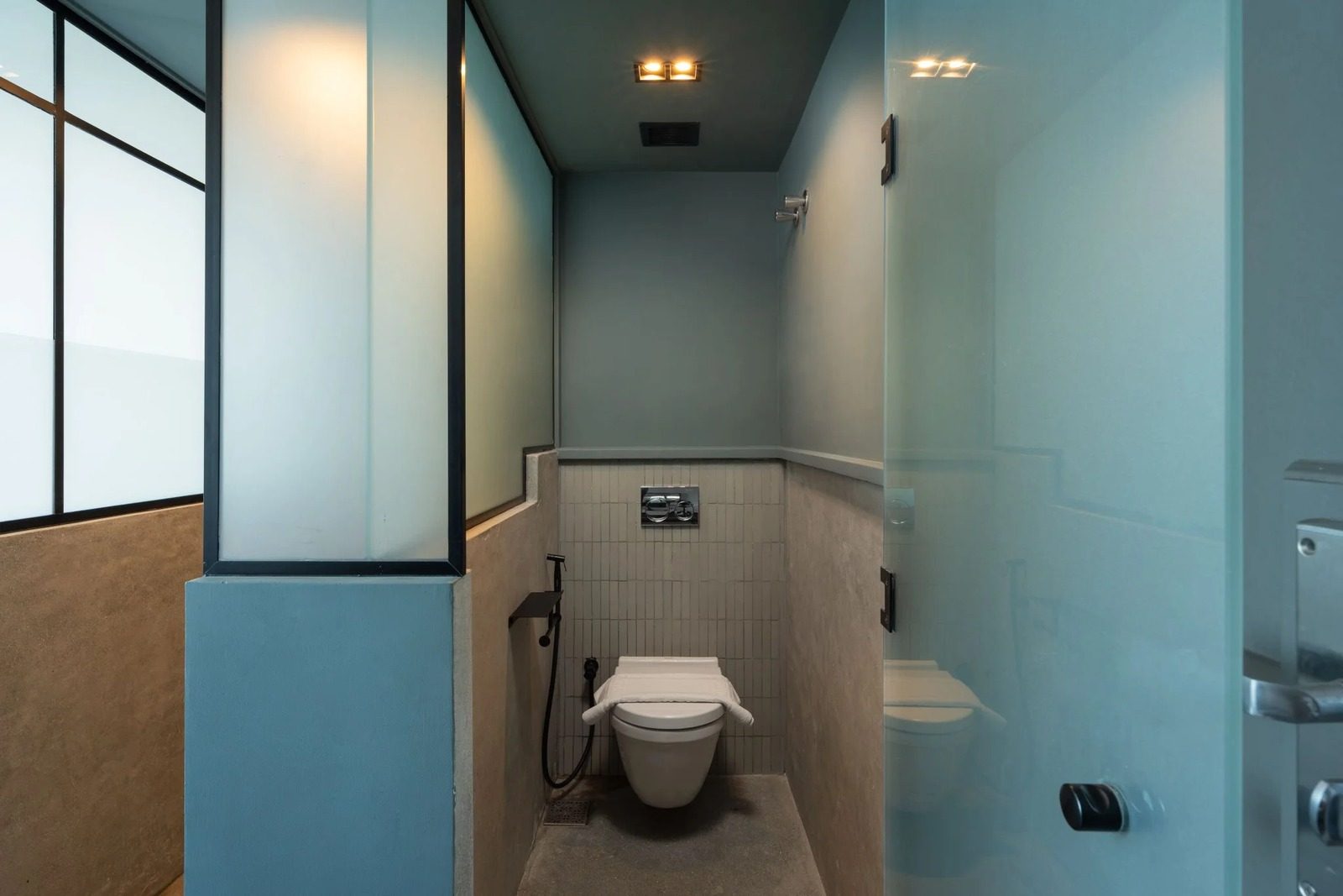 Studio – Sea View – Alexandria — Full bathroom 1 in Central Alexandria Corniche, near Raml Station and Saad Zaghloul Square, Egypt