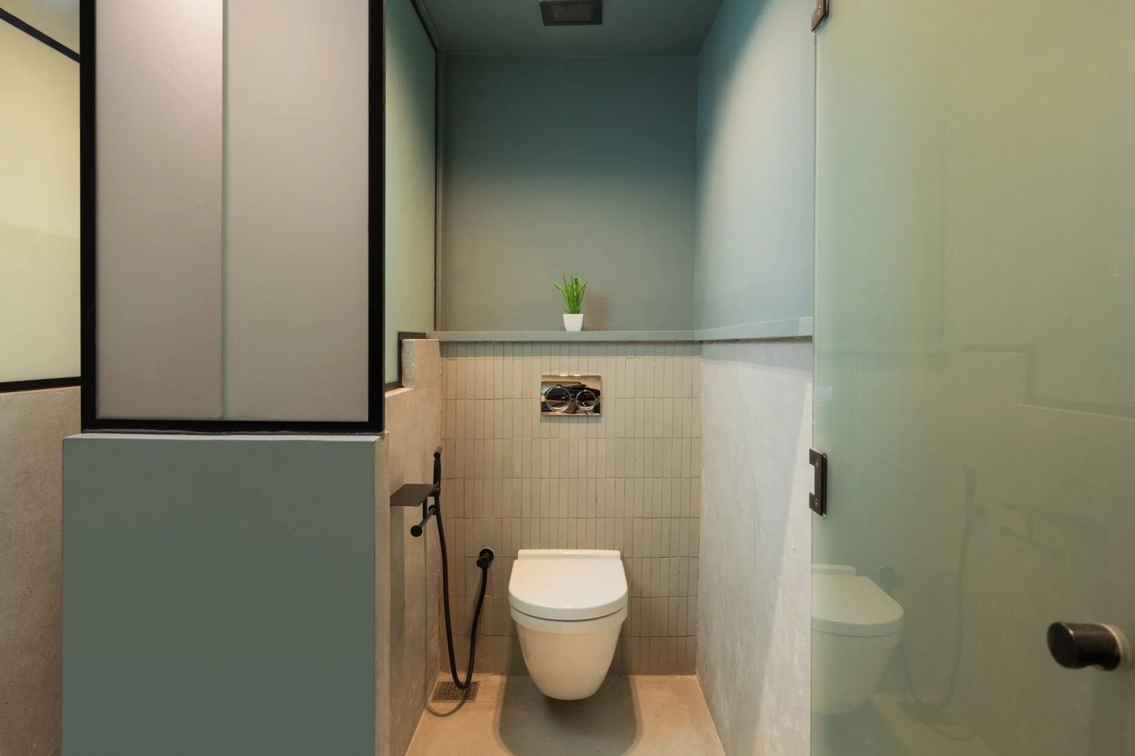 Studio – City View – Alexandria — Full bathroom 1 in Central Alexandria Corniche, near Raml Station and Saad Zaghloul Square, Egypt — photo 2