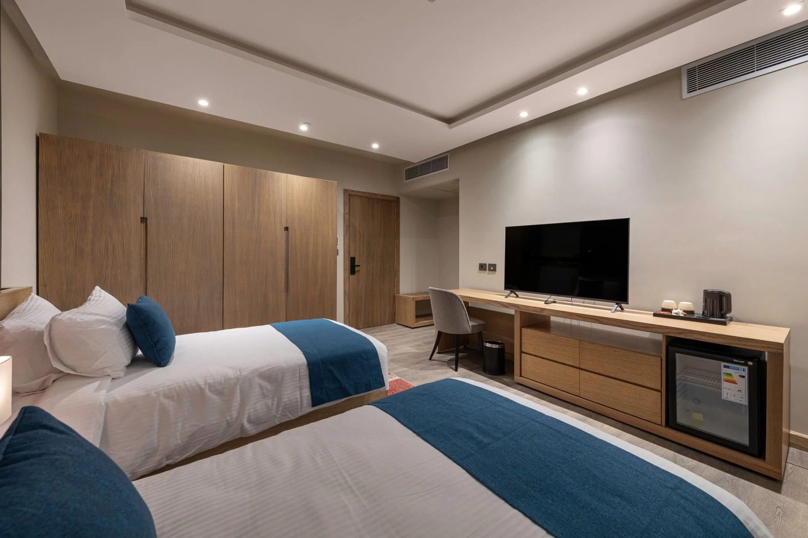 Superior Twin Room – Nile-front Hotel, Zamalek — Bedroom 1 in Northern Zamalek on the Nile, Cairo, Egypt — photo 2