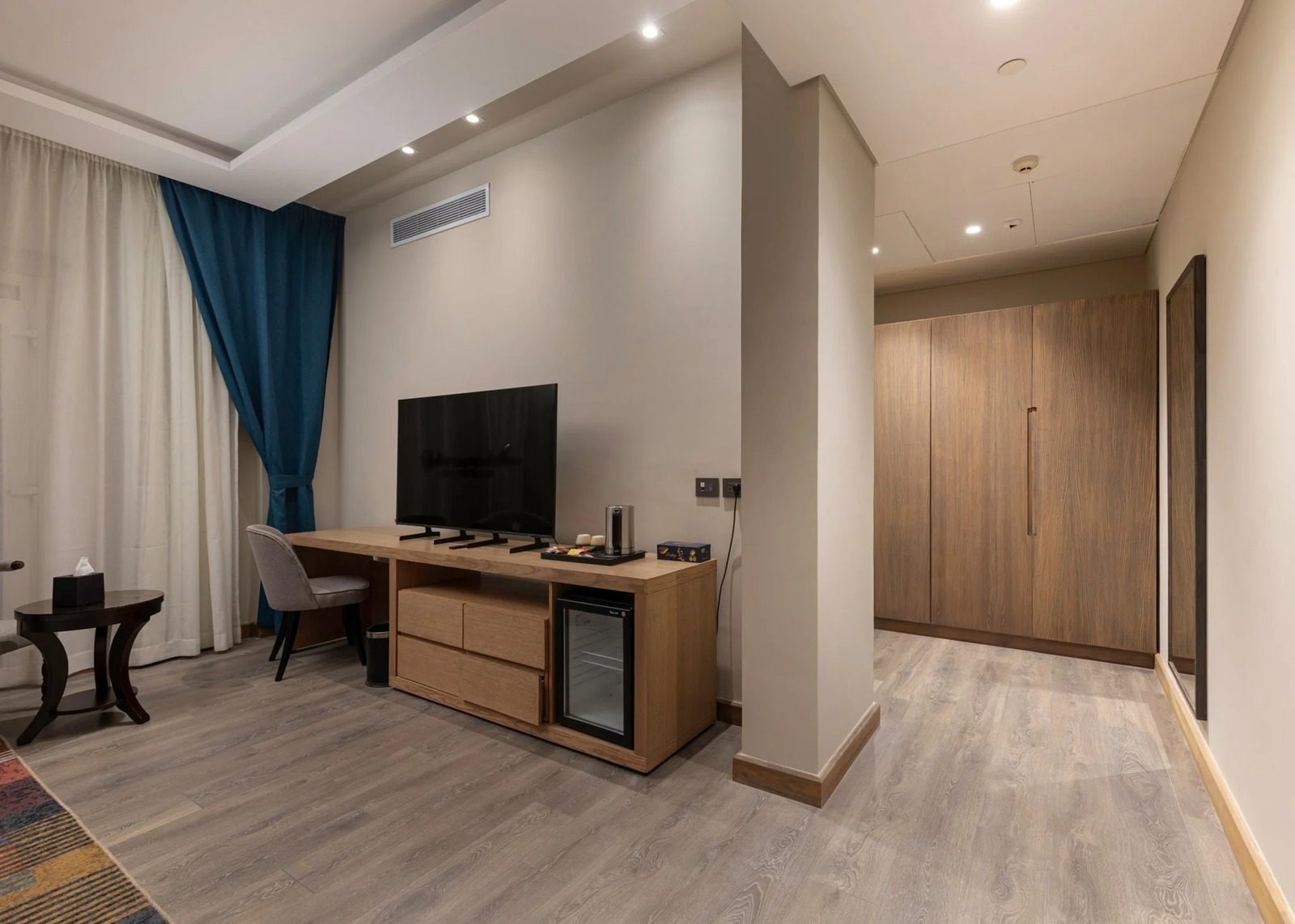 Superior Twin Room – Nile-front Hotel, Zamalek — Bedroom 1 in Northern Zamalek on the Nile, Cairo, Egypt — photo 3
