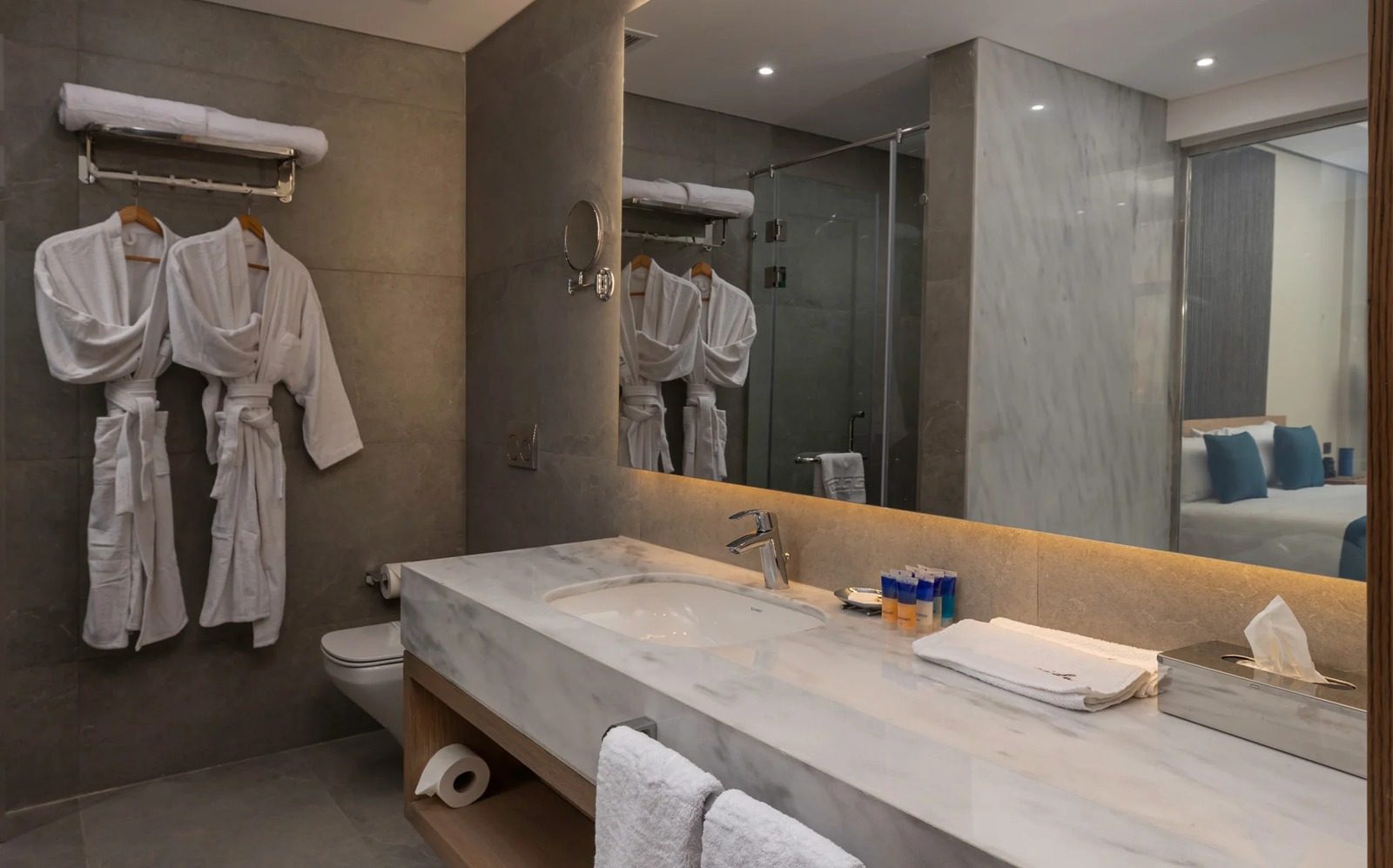 Superior Twin Room – Nile-front Hotel, Zamalek — Full bathroom 1 in Northern Zamalek on the Nile, Cairo, Egypt