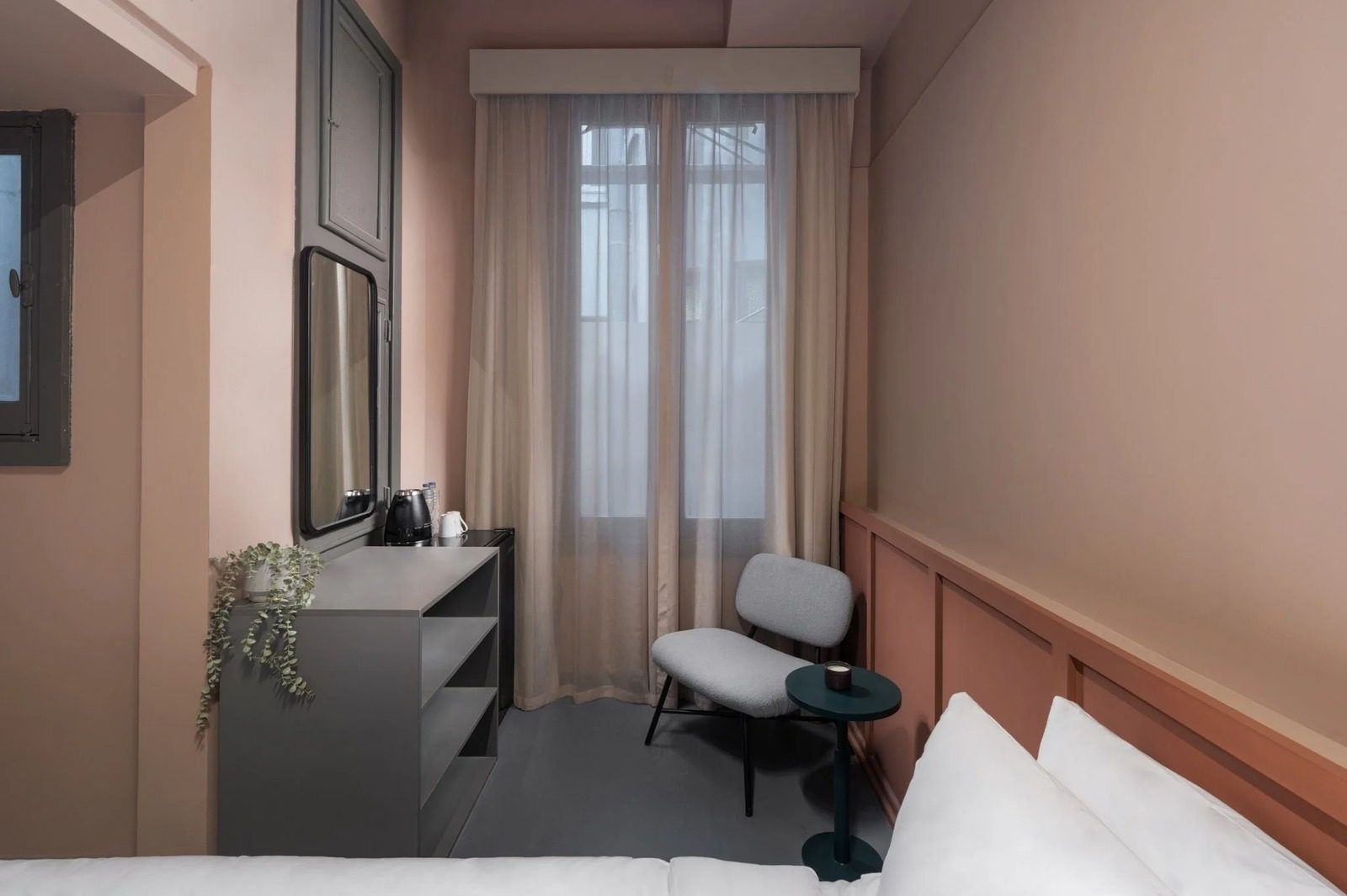Compact Studio – Alexandria — Bedroom 1 in Central Alexandria Corniche, near Raml Station and Saad Zaghloul Square, Egypt — photo 2