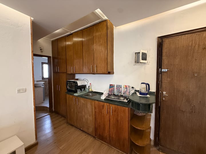 Beautiful Apartment in Quiet Zamalek Sunny Cozy — Additional Photos in Cairo, Egypt, Egypt — photo 2