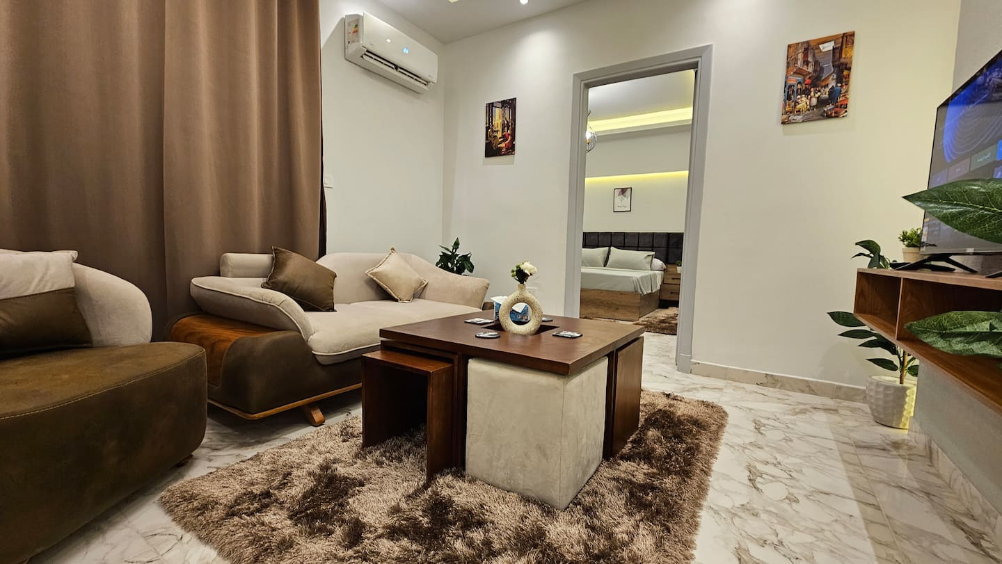 DHB STAYS | High Floor 1BR Downtown | B-602 — Living Room in Downtown Cairo (Marouf), Cairo Governorate, Egypt, Egypt