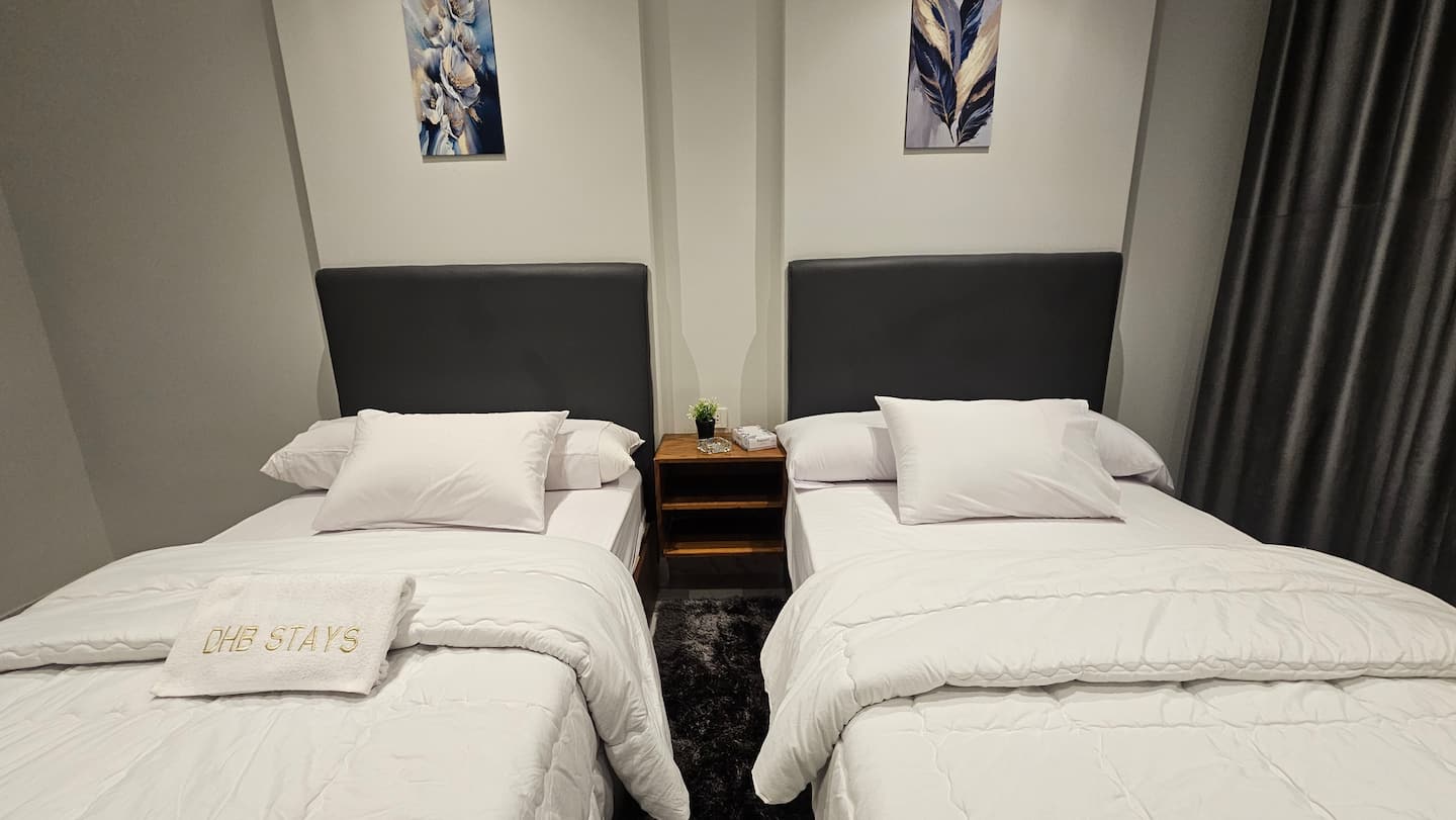 DHB STAYS | Luxury 1BR Tahrir Square | B-207 — Bedroom 1 in Downtown Cairo (Marouf), Cairo Governorate, Egypt, Egypt — photo 2