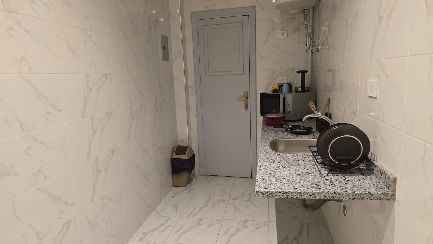 DHB STAYS | Luxury 2BR Qasr El Nil | G-304 — Full Kitchen in Downtown Cairo (Marouf), Cairo Governorate, Egypt, Egypt