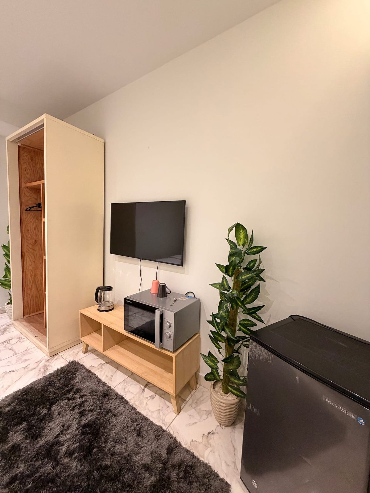 DHB STAYS | Serviced Studio Near Museum | G-102 — Living Room in Downtown Cairo (Marouf), Cairo Governorate, Egypt, Egypt