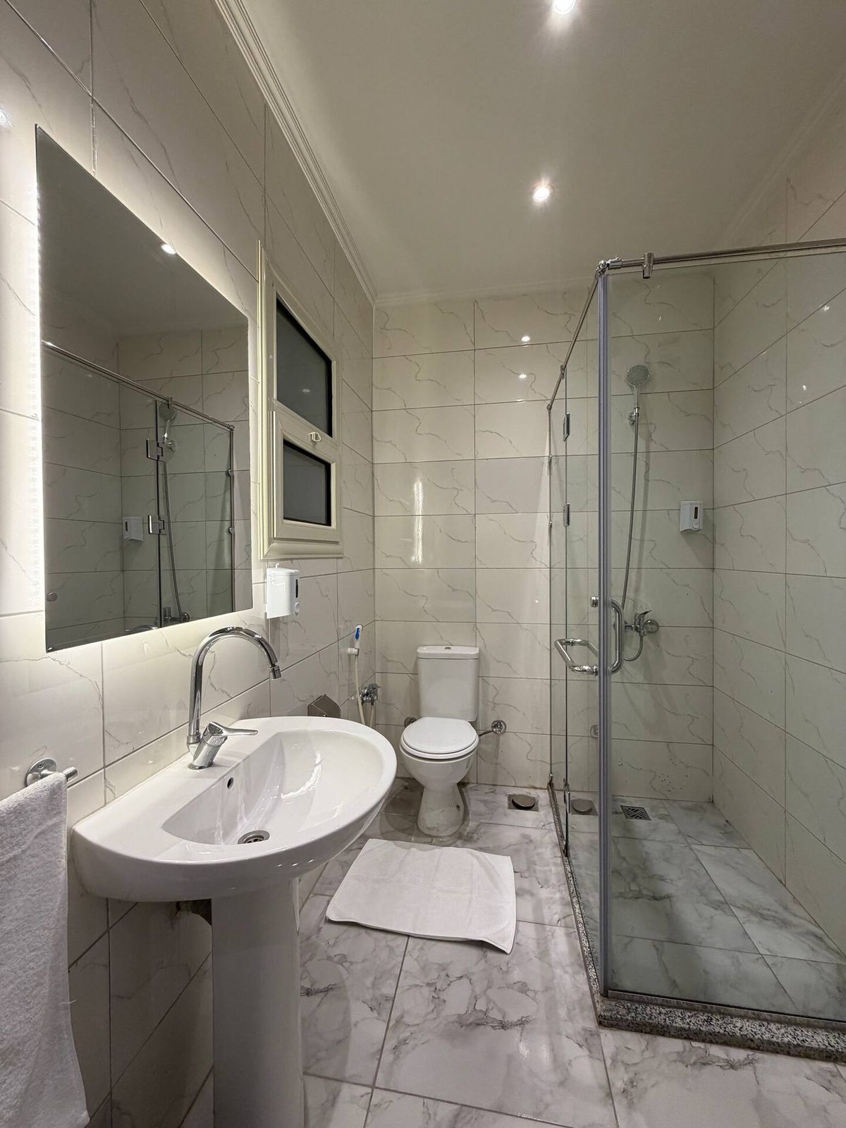 DHB STAYS | Modern 1BR Near Tahrir | G-201 — Full bathroom 1 in Downtown Cairo (Marouf), Cairo Governorate, Egypt, Egypt — photo 2