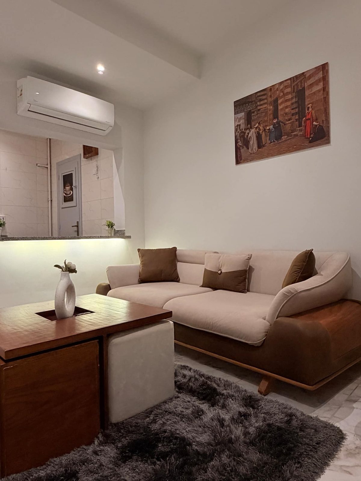 DHB STAYS | Qasr El Nil Luxury 1BR | B-601 — Living Room in Downtown Cairo (Marouf), Cairo Governorate, Egypt, Egypt — photo 3