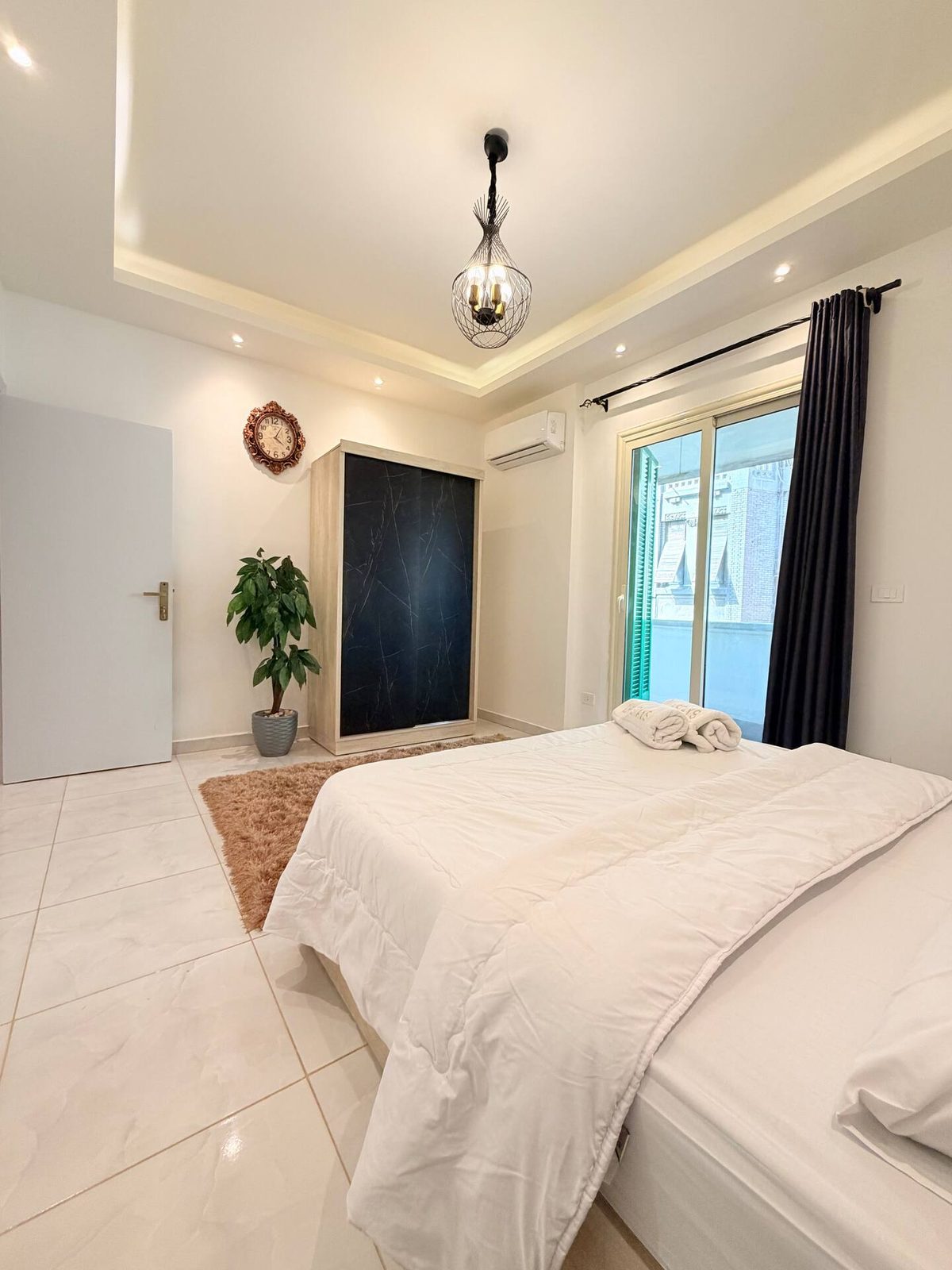 DHB STAYS | Premium 1BR Near Museum | B-401 — Bedroom 1 in Downtown Cairo (Marouf), Cairo Governorate, Egypt, Egypt — photo 3