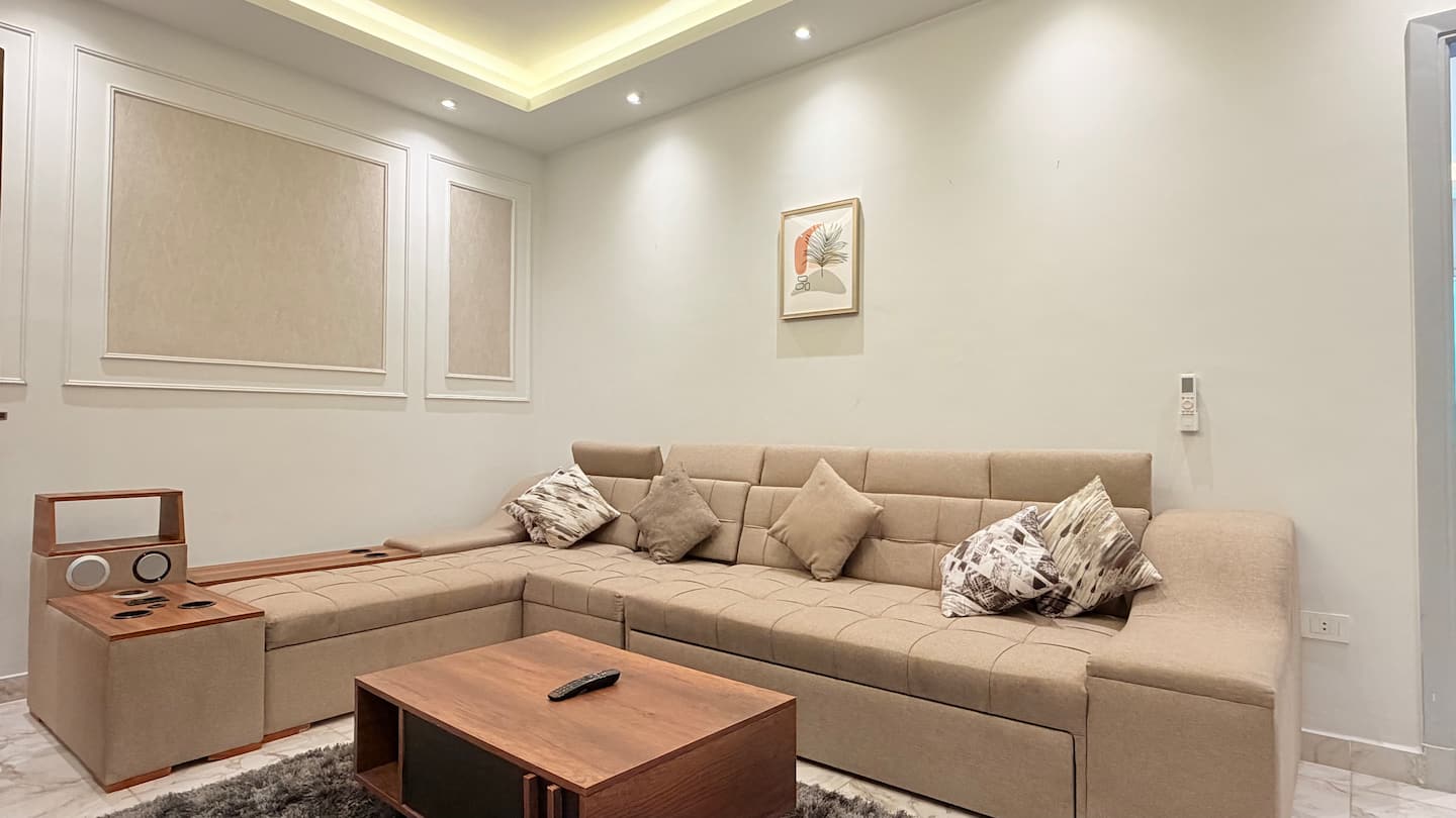 DHB STAYS | Premium 2BR Near Museum | G-504 — Living Room in Downtown Cairo (Marouf), Cairo Governorate, Egypt, Egypt — photo 2