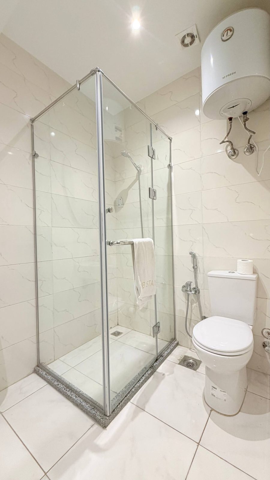 DHB STAYS | Central Cairo Studio & Wi-Fi | G-502 — Full bathroom 1 in Downtown Cairo (Marouf), Cairo Governorate, Egypt, Egypt — photo 2
