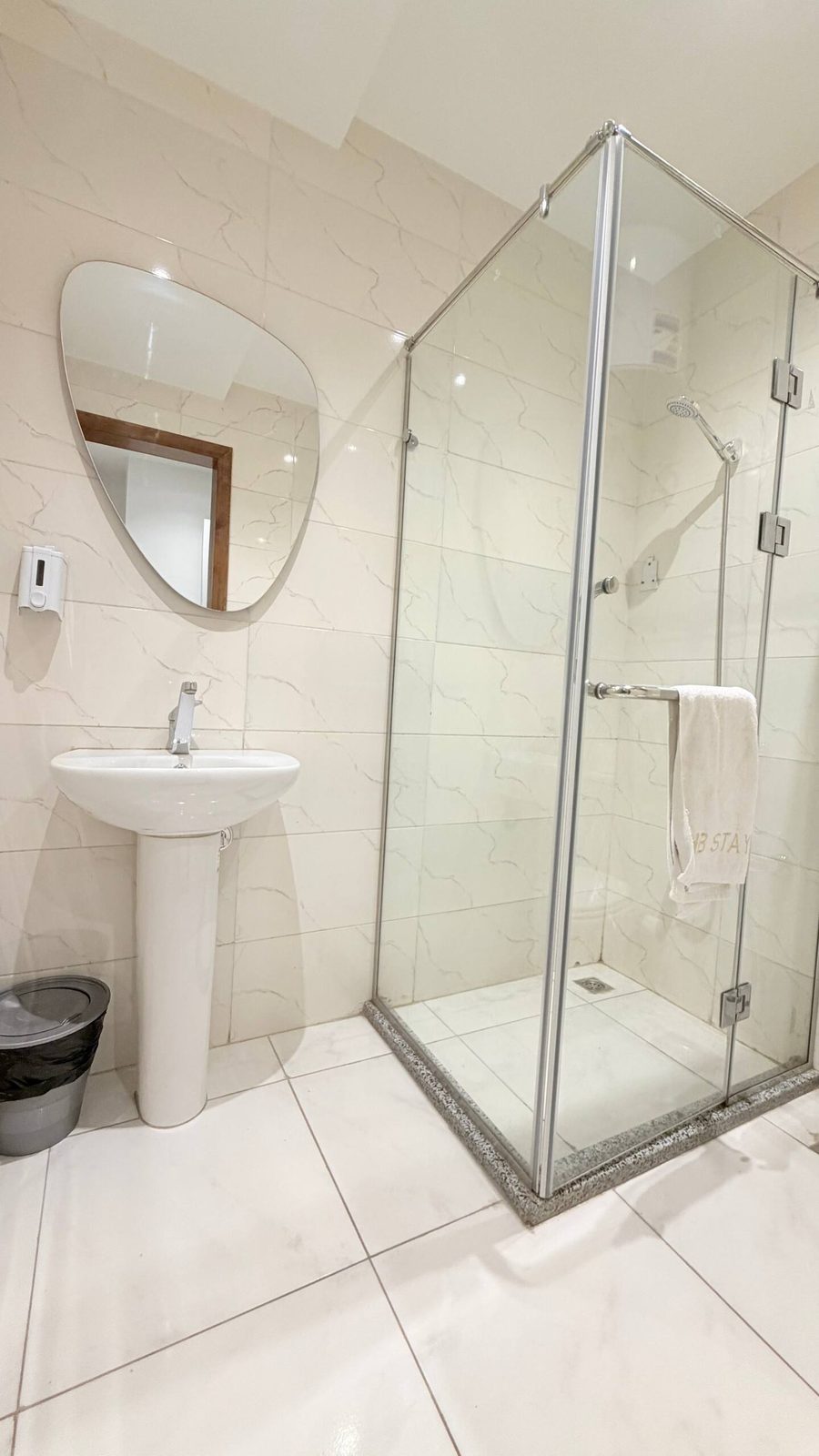 DHB STAYS | Serviced Studio Downtown Cairo| G-403 — Full bathroom 1 in Downtown Cairo (Marouf), Cairo Governorate, Egypt, Egypt