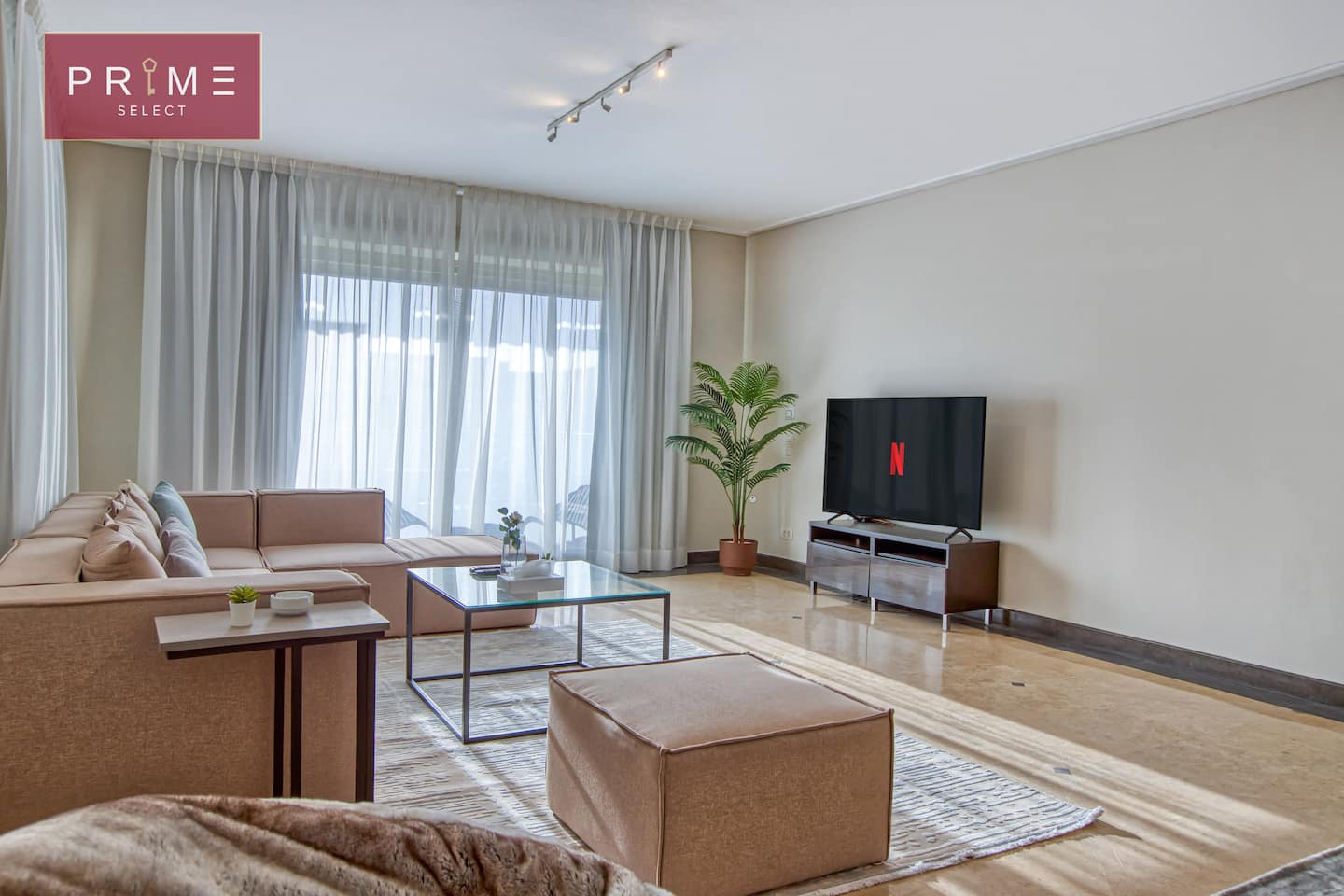 3 Bedrooms Penthouse - Prime Select New Giza — Living Room in Prime Select New Giza, Giza, Egypt — photo 3