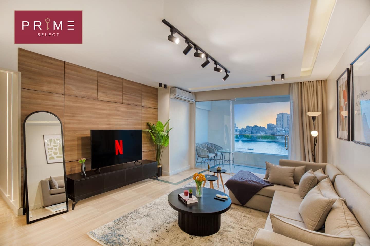 Dlx 2 BR Apt. Nile View - Prime Residence Arkadia — Living Room in Prime Residence Arkadia, Cairo, Egypt