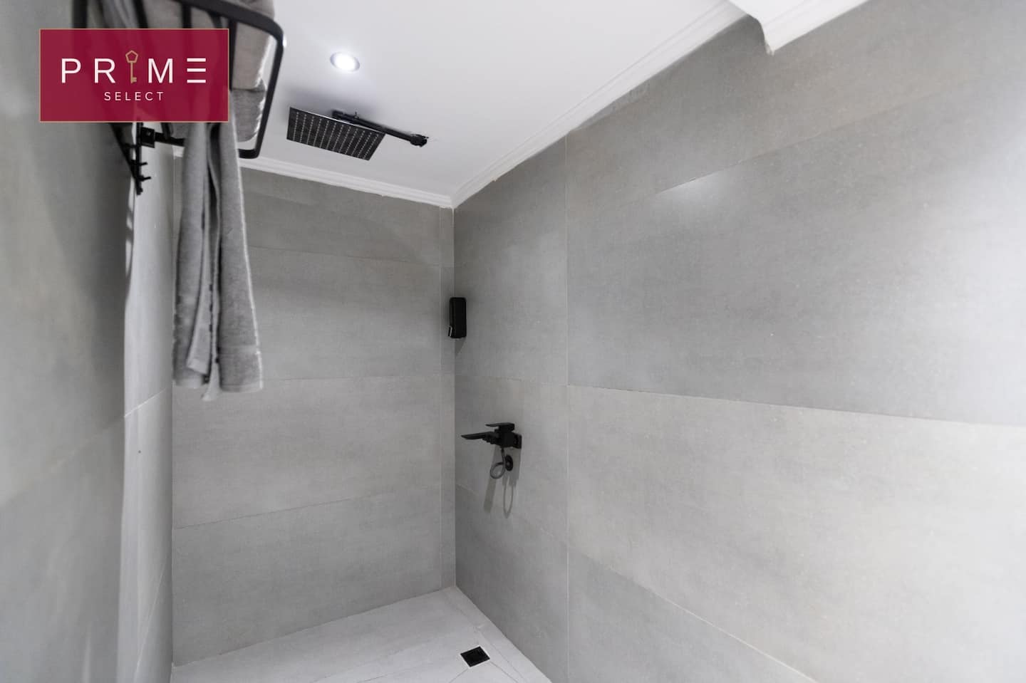 Dlx 2 BR Apt. Nile View - Prime Residence Arkadia — Full bathroom 1 in Prime Residence Arkadia, Cairo, Egypt — photo 2