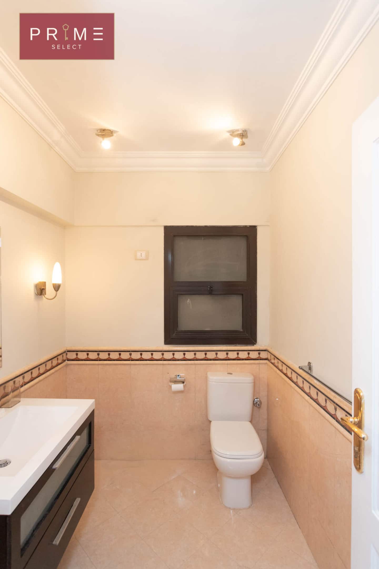 4 BDRs Apt. Nile View - Prime Residence Arkadia — Half Bathroom 1 in Prime Residence Arkadia, Cairo, Egypt — photo 2