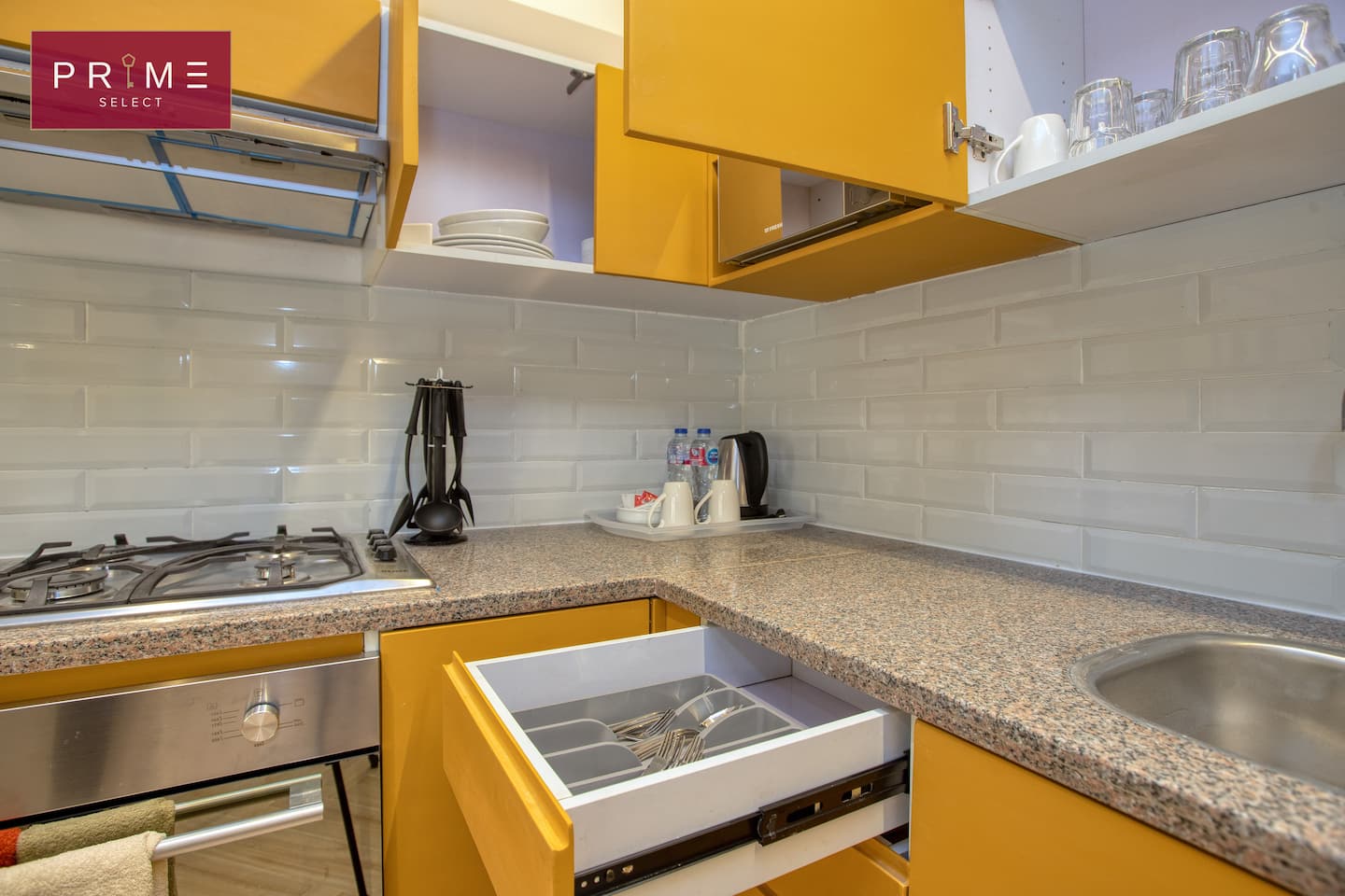 Superior 1Bed Apt - Prime Select Kattameya Bavaria — Full Kitchen in Prime Select Kattameya Bavaria, New Cairo, Egypt — photo 2
