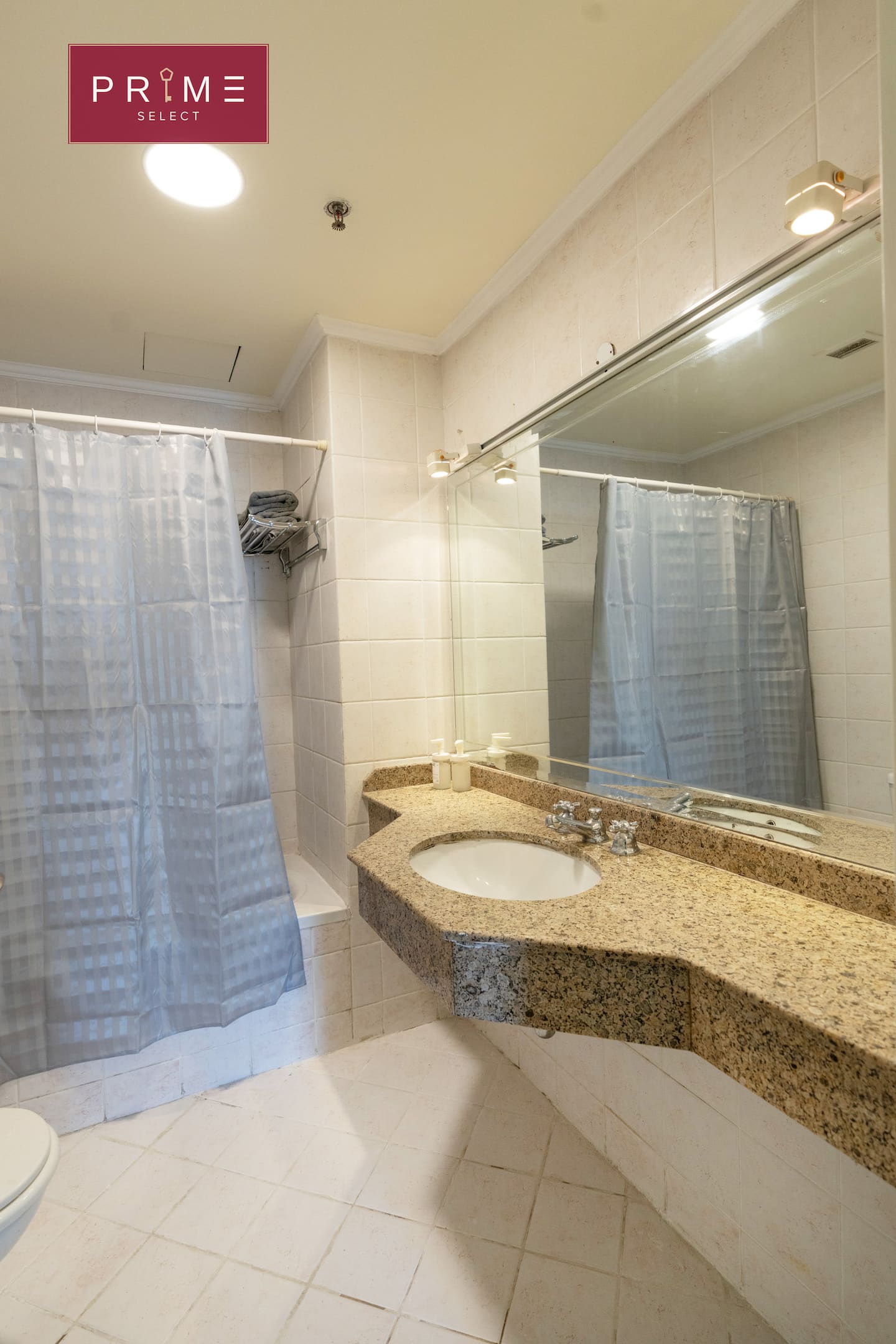 2BDRs Apt Seaview - Prime Select San Stefano Alex. — Full bathroom 2 in Prime Select San Stefano Alex., Alexandria, Egypt