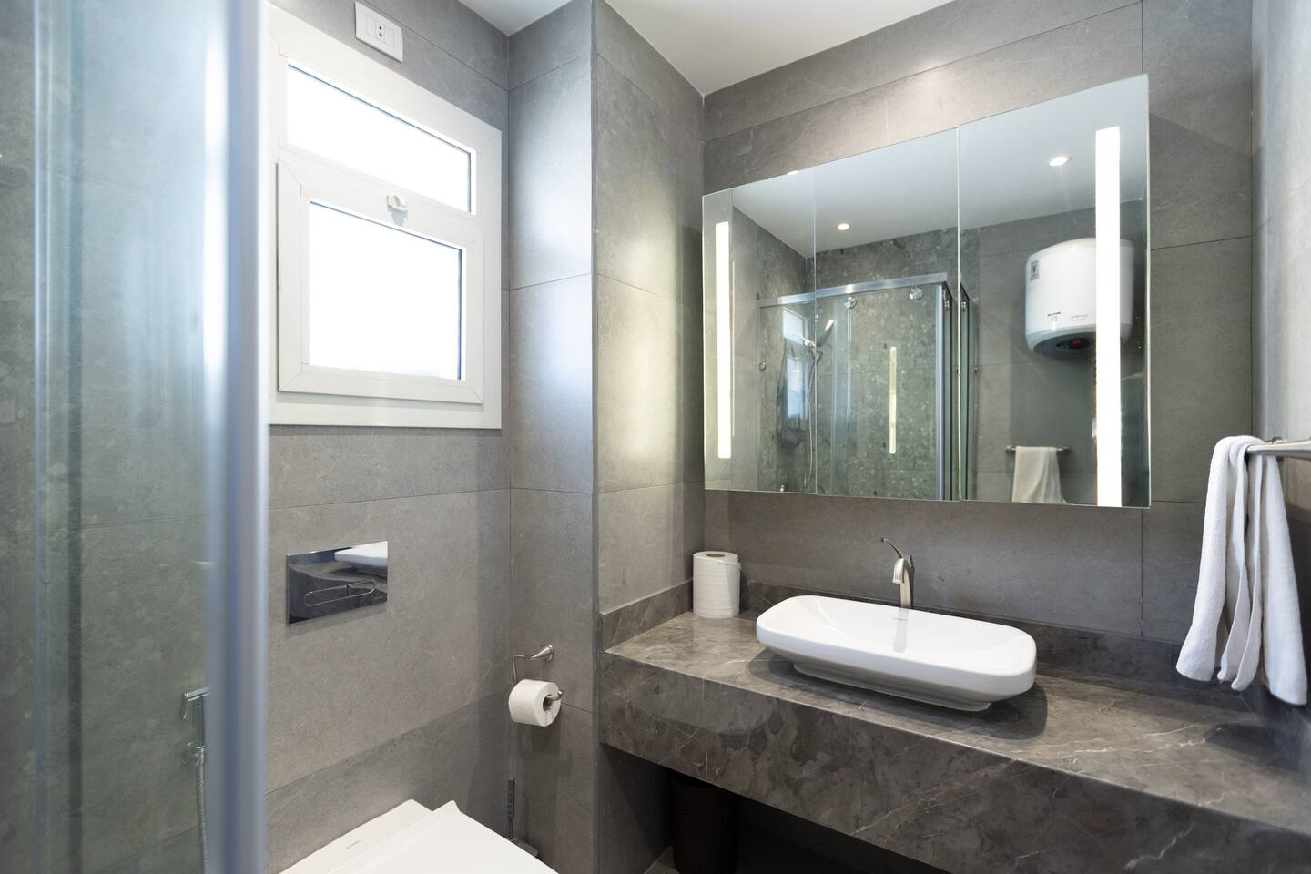 6 BDR Villa - Prime Holidays Mountain View — Full bathroom 1 in Prime Holidays Mountain View, North Coast, Egypt — photo 3