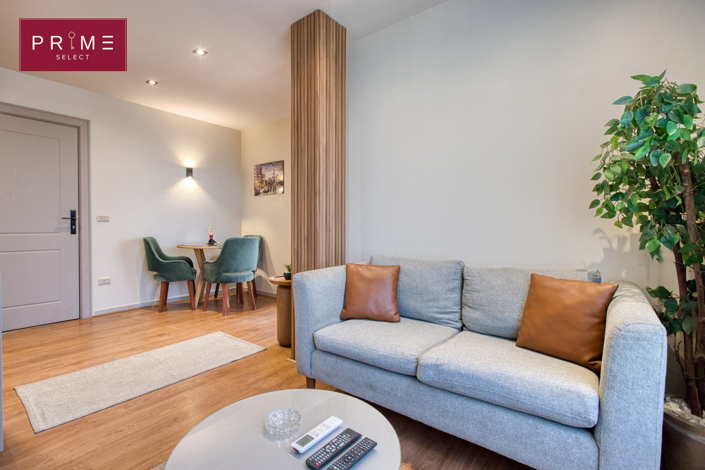 2 BDRs Apt. NileView- Prime Select Zamalek Central — Living Room in Prime Select Zamalek Central, Cairo, Egypt — photo 2