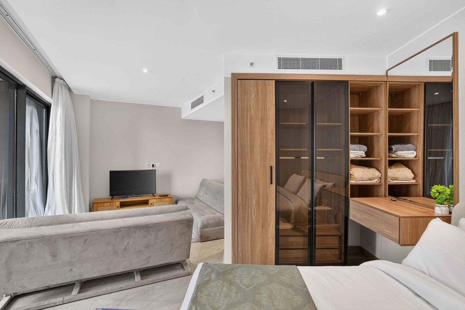 Luxurious Studio – Sheikh Zayed – ZED Towers — Living Room in ZED Towers, Sheikh Zayed, Egypt — photo 3