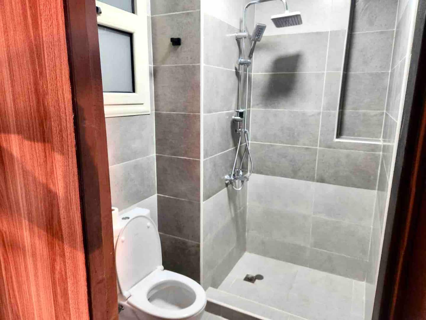 Giza Oasis Studio3 with Jacuzzi — Full bathroom 1 in Nazlet El Batran, Giza, Egypt — photo 3