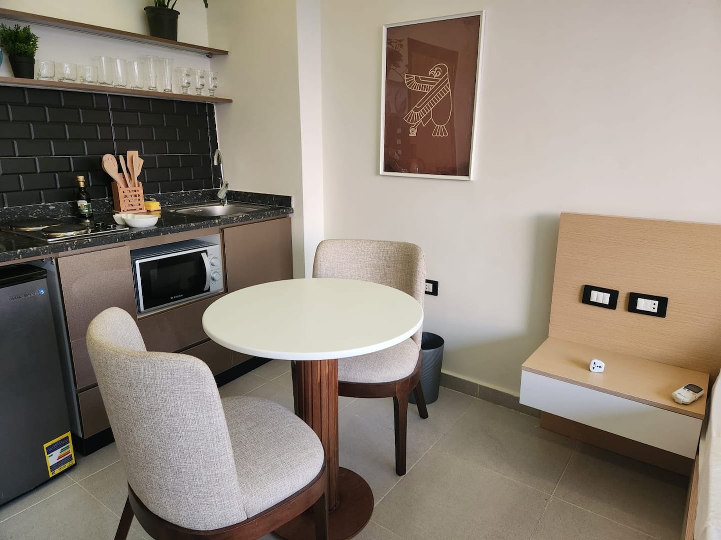 Giza Oasis Studio2 with Jacuzzi — Dining Area in Nazlet El Batran, Giza, Egypt — photo 2