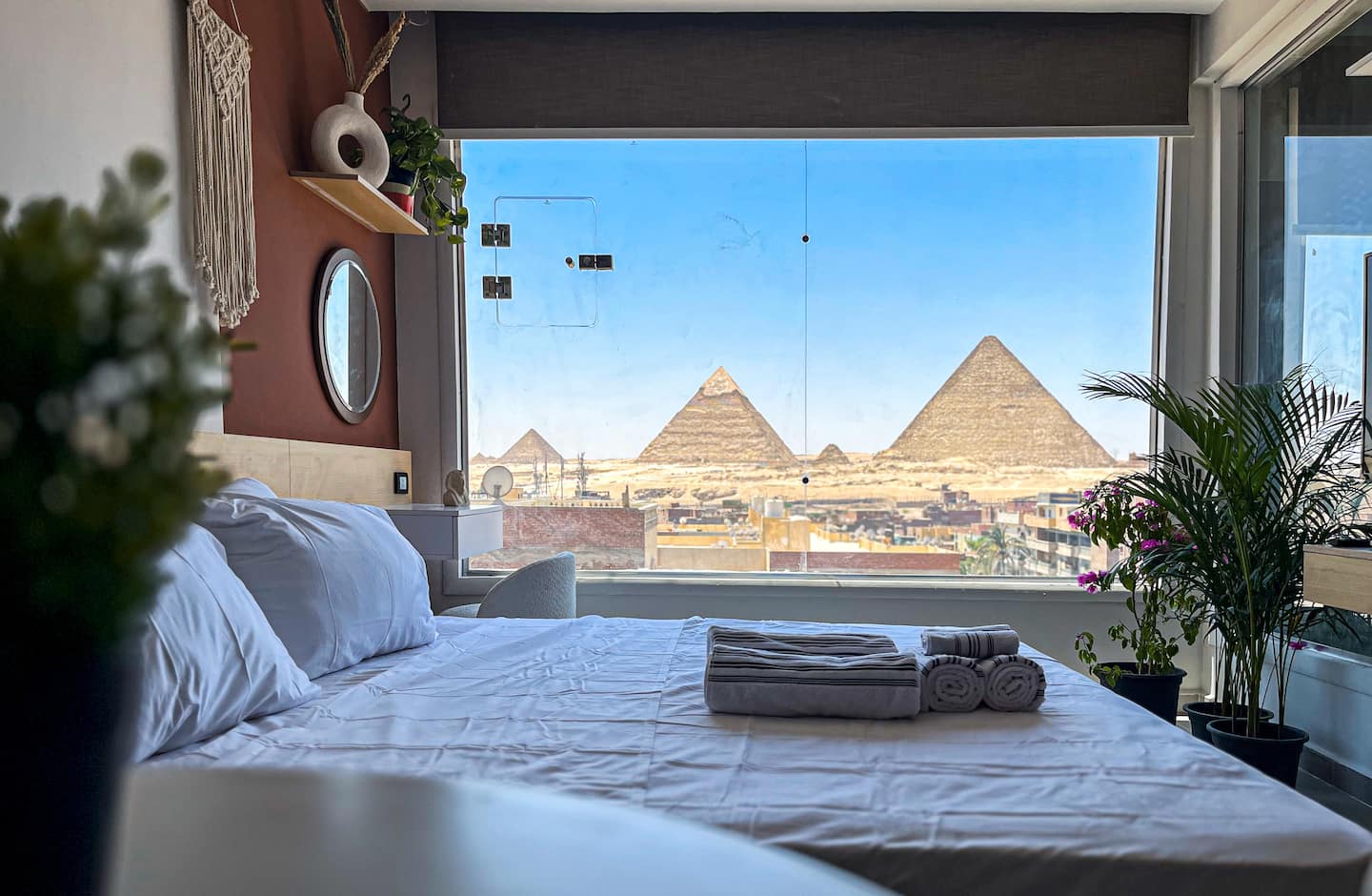 Giza Oasis Studio2 with Jacuzzi — Bedroom 1 in Nazlet El Batran, Giza, Egypt — photo 2
