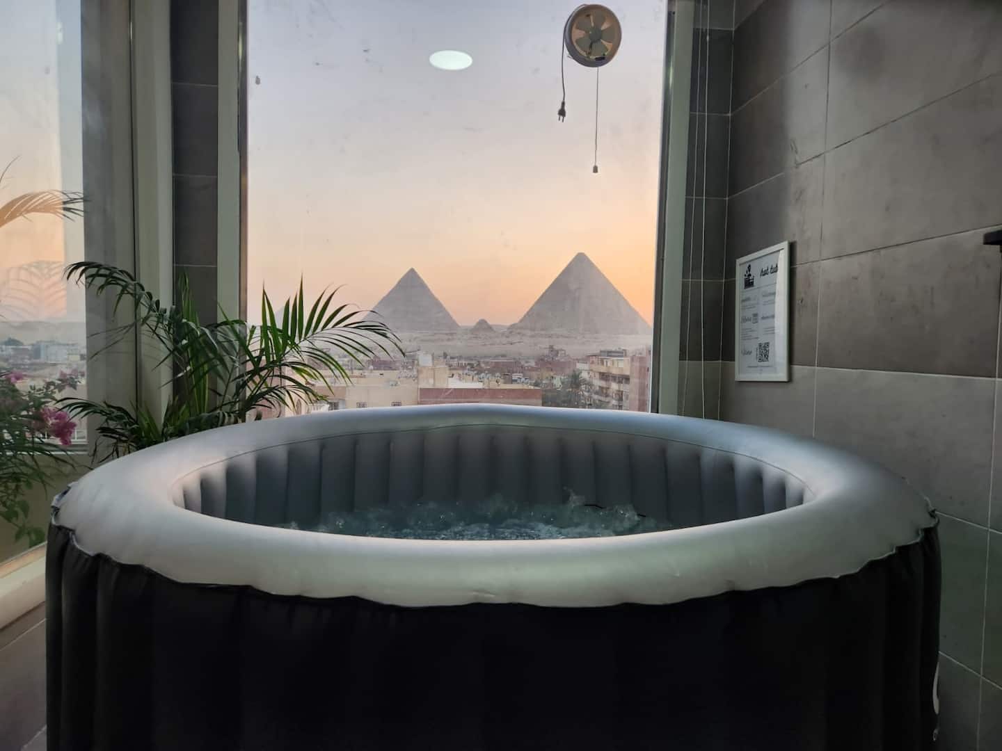 Giza Oasis Studio2 with Jacuzzi — Hot Tub in Nazlet El Batran, Giza, Egypt — photo 2