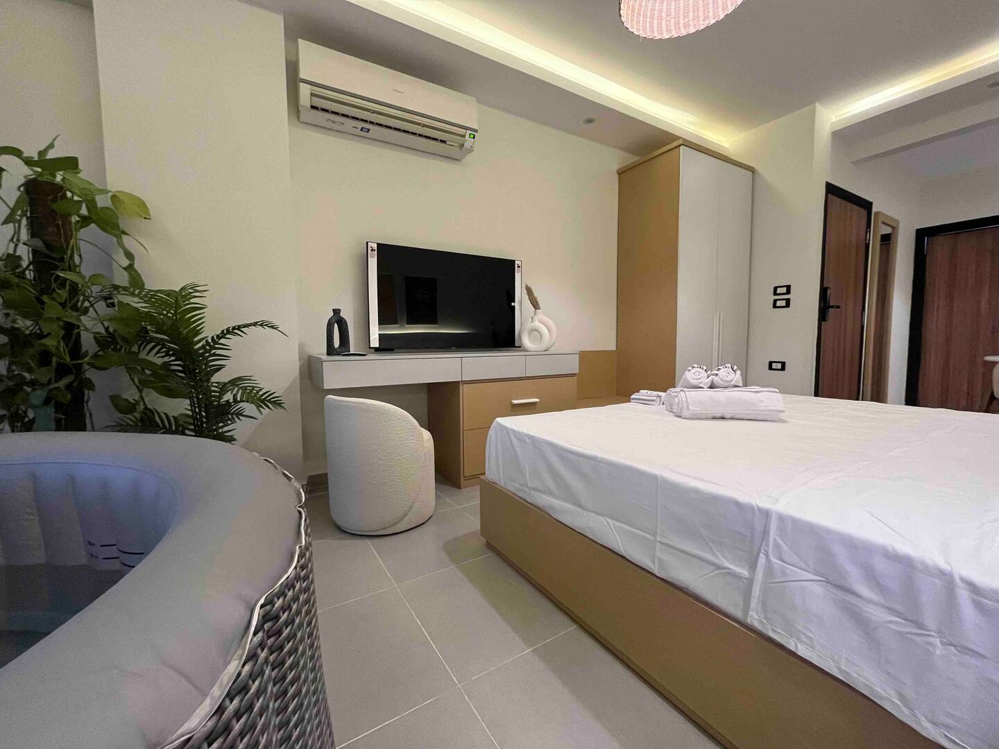 Giza Oasis Studio1 with Jacuzzi — Living Room in Nazlet El Batran, Giza, Egypt