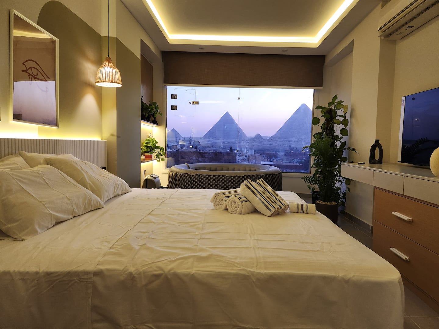 Giza Oasis Studio1 with Jacuzzi — Bedroom 1 in Nazlet El Batran, Giza, Egypt