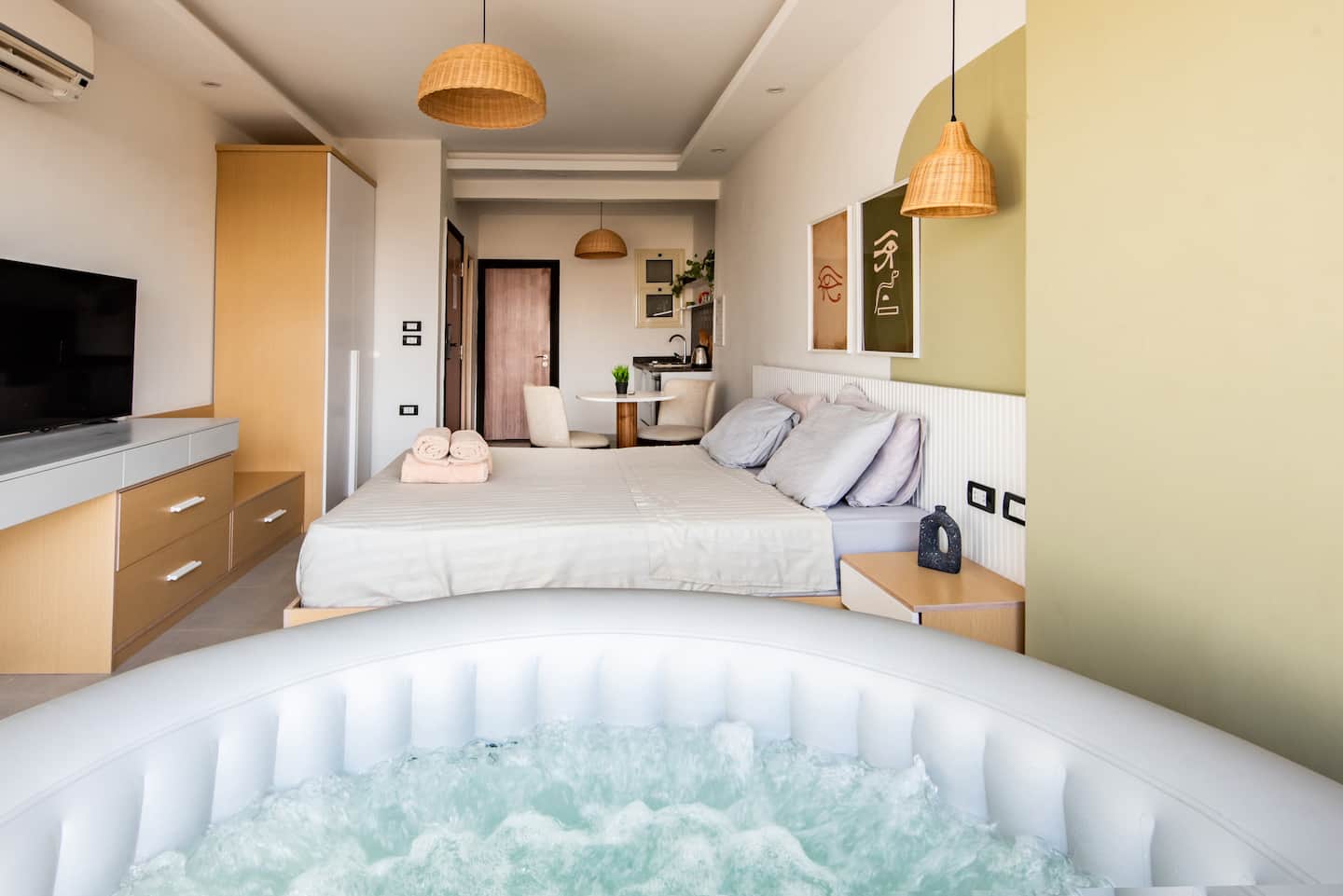 Giza Oasis Studio1 with Jacuzzi — Bedroom 1 in Nazlet El Batran, Giza, Egypt — photo 3