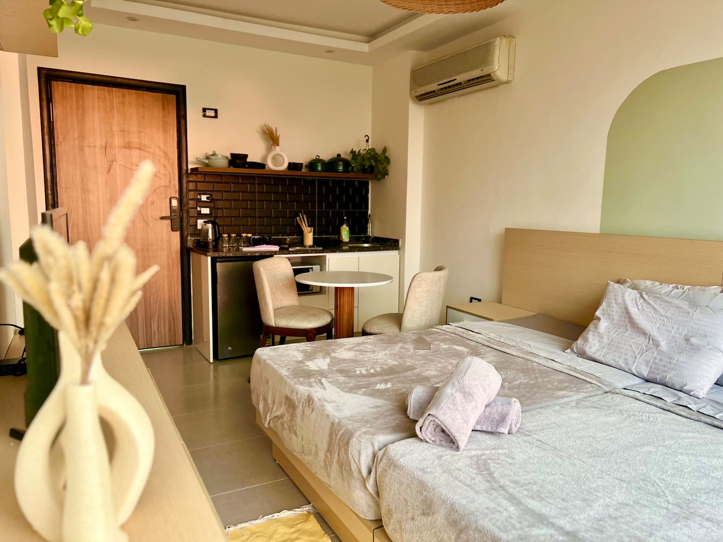 Giza Oasis Studio5 with Jacuzzi — Bedroom 1 in Giza, Egypt — photo 2
