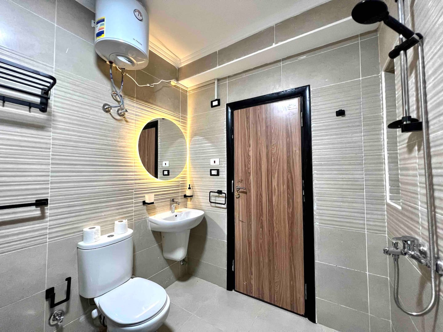 Giza Oasis Studio5 with Jacuzzi — Full bathroom 1 in Giza, Egypt