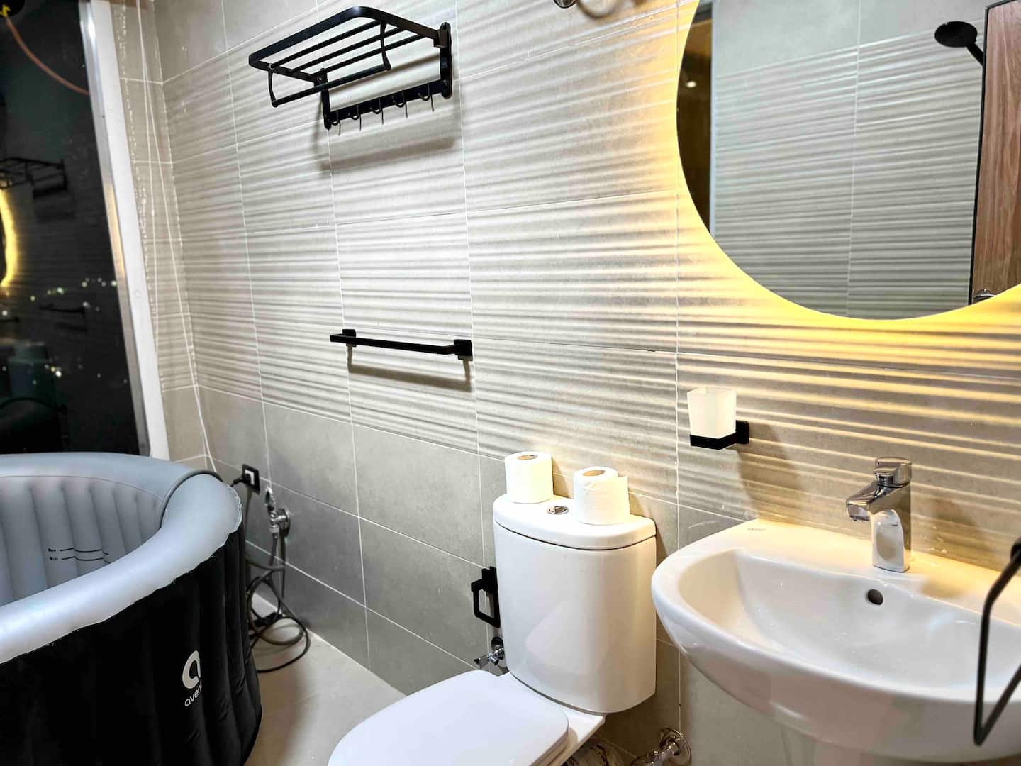 Giza Oasis Studio5 with Jacuzzi — Full bathroom 1 in Giza, Egypt — photo 2