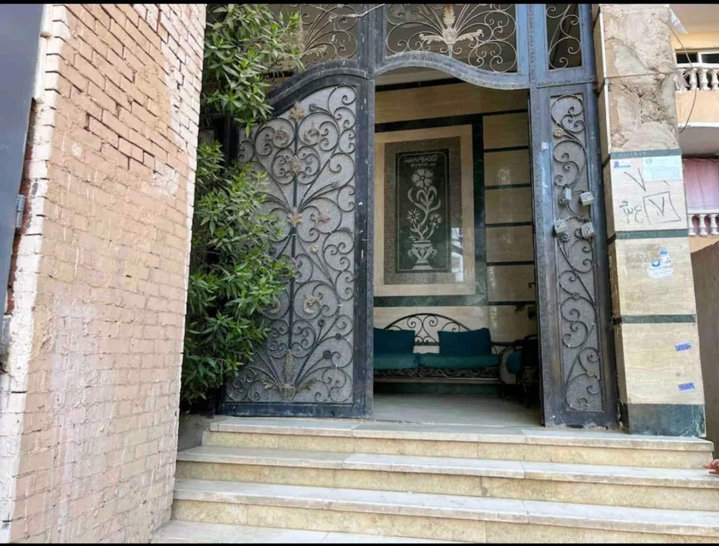 Giza Oasis Studio4 near Pyramids 5M walk — Exterior in Nazlet El Batran, Giza, Egypt — photo 3