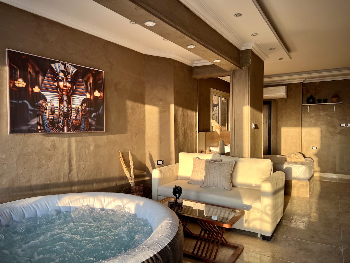 Amigos Pharaoh’s pyramids View with Rooftop 302 — Living Room in Giza, Egypt
