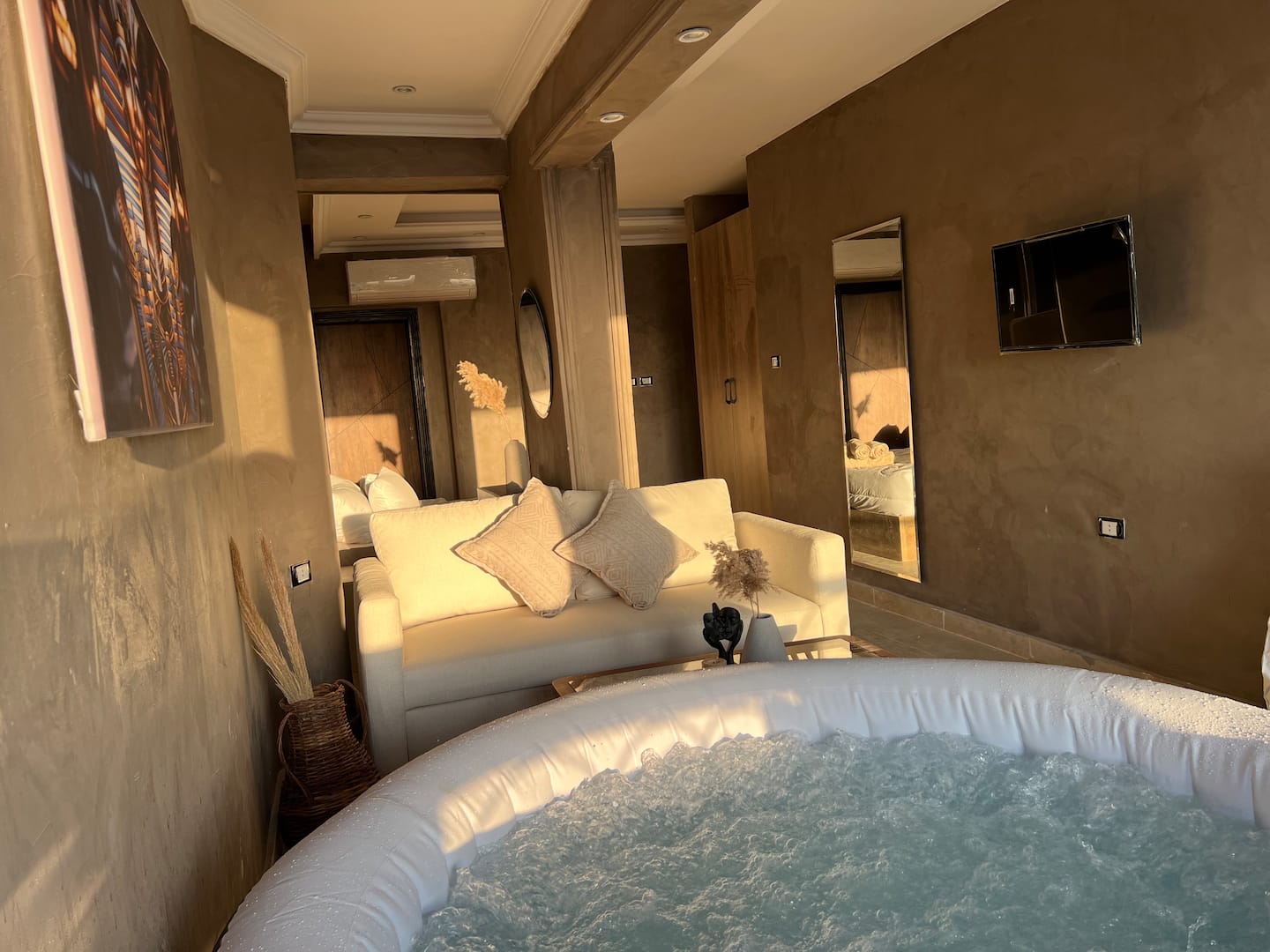 Amigos Pharaoh’s pyramids View with Rooftop 302 — Hot Tub in Giza, Egypt — photo 2