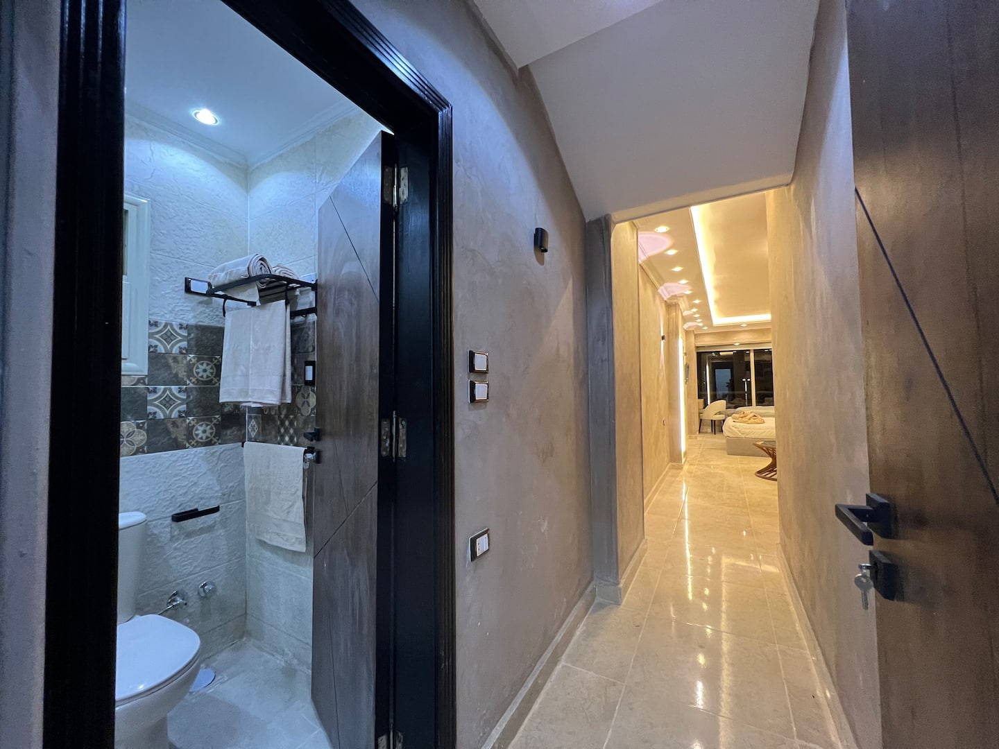 Amigos Pharaoh’s pyramids View with Rooftop 301 — Full bathroom 1 in Giza, Egypt