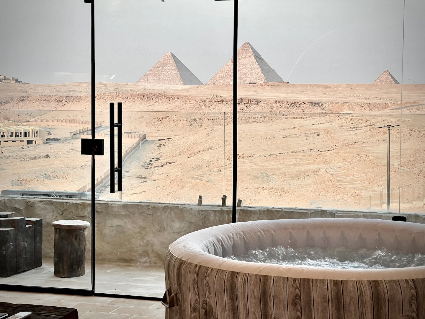 Amigos Amarena. Lovely healing Experience — Hot Tub in Pyramids Gardens, Giza, Egypt — photo 2